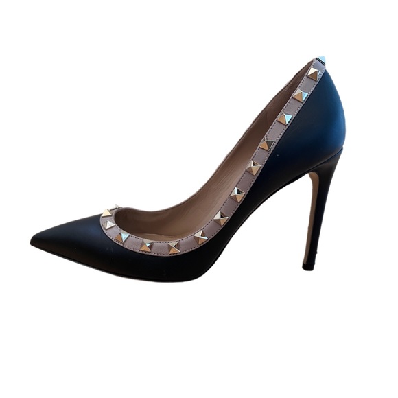 LIKE NEW Valentino Garavani Rockstud Black/Poudre/Nude Heels Sz 8/38 - Picture 3 of 13